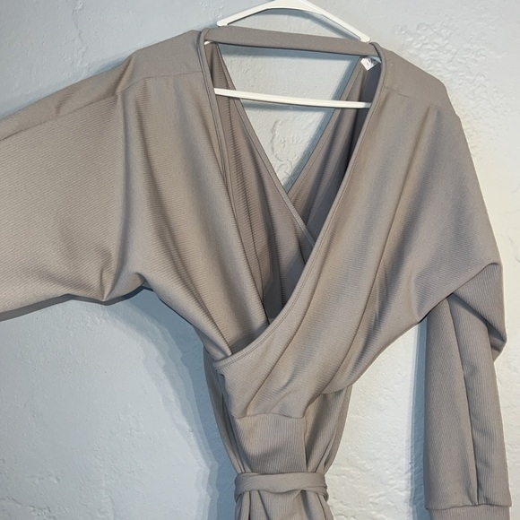 Boutique Midi Dress - Picture 4 of 5